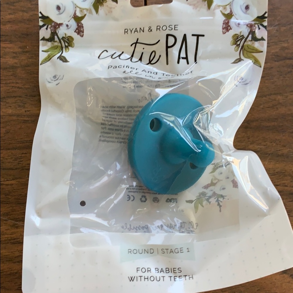 Ryan&Rose silicone pacifier in Maui